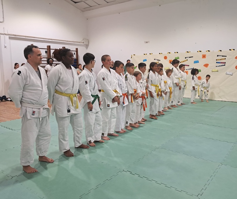  Clube de Judo IPPON realiza exames de graduação com 17 atletas aprovados.