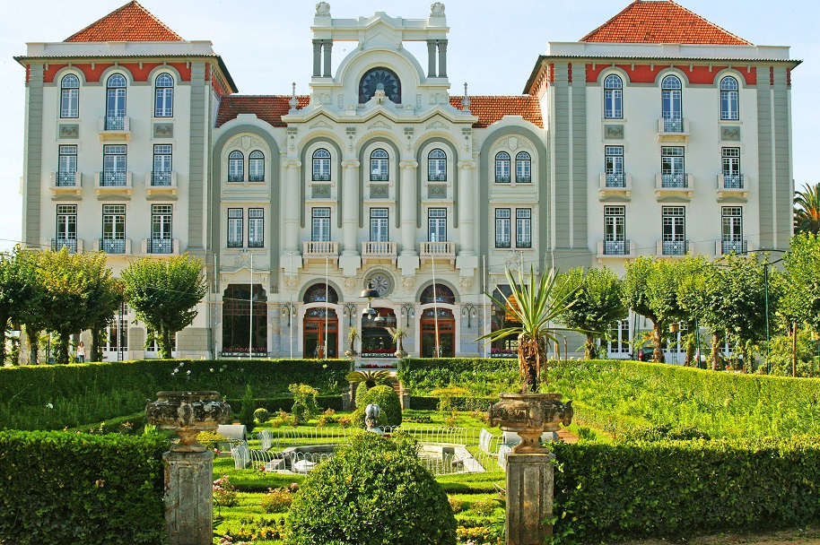 Sociedade Portuguesa de Dermatologia e Venereologia reunida na Curia.