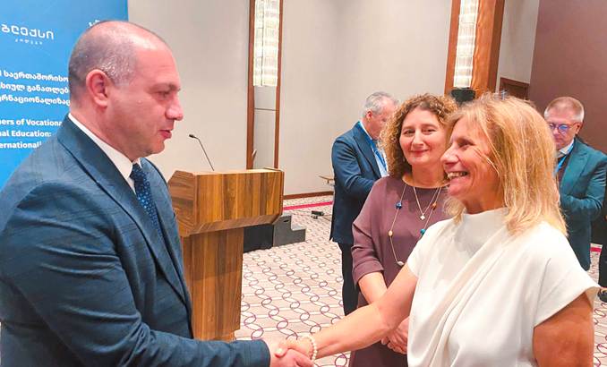  Ministro da Educação da Geórgia recebe delegação da AEVA