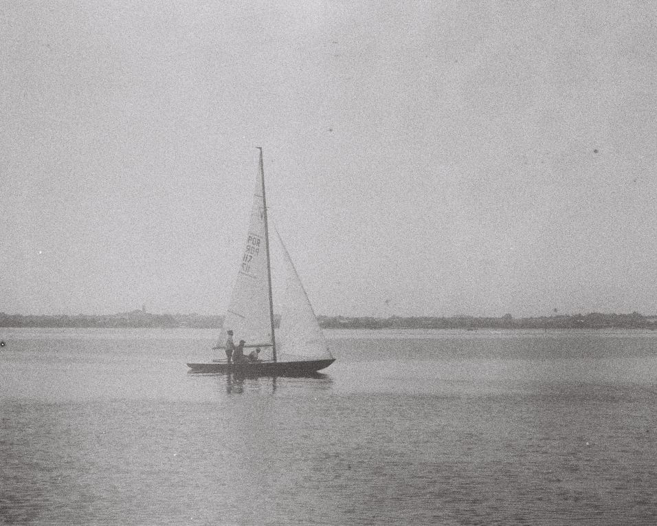 Imagem de um Vouga, embarcação típica da Ria de Aveiro, em particular da Costa Nova do Prado