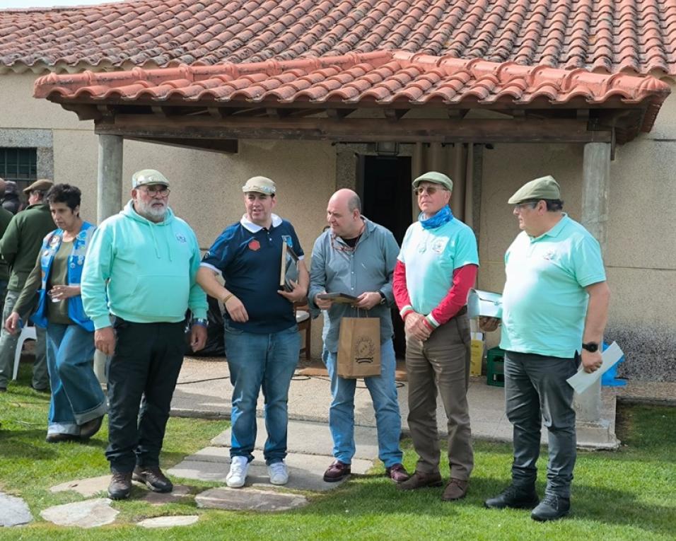  Moliceiro Vespa Clube entrega proposta de geminação ao Vespa Club Mirobrigense
