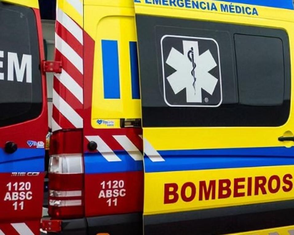 Idosa ferida com gravidade após despiste de veículo elétrico que conduzia. Idosa ferida com gravidade após despiste de veículo elétrico que conduzia.