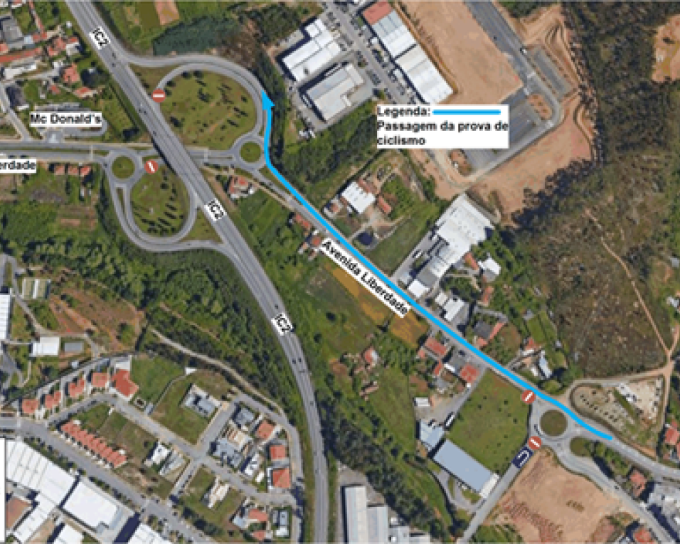 Volta a Portugal em bicicleta provoca condicionantes no trânsito em São João da Madeira e Santa Maria da Feira.