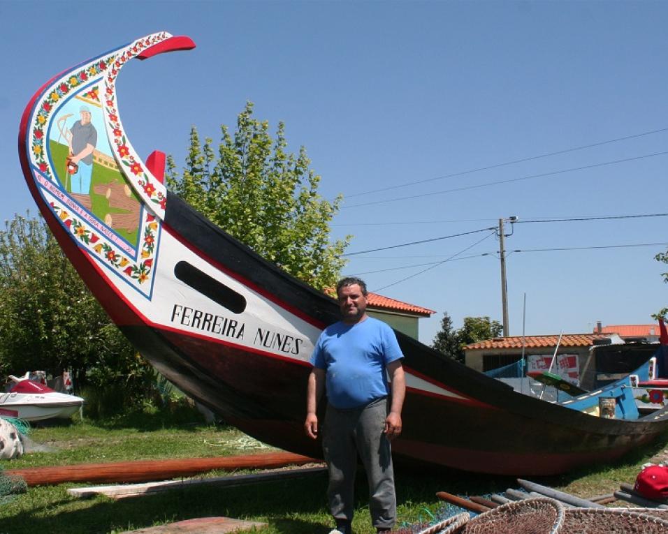 Cais do Bico na Murtosa recebe o 'bota-abaixo' de duas novas embarcações tradicionais.