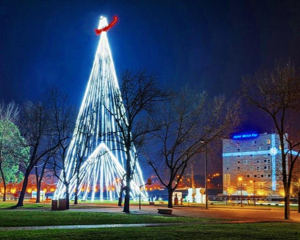 A Terra Nova deseja-lhe Boas Festas! Um Santo Natal e um próspero Ano Novo...
