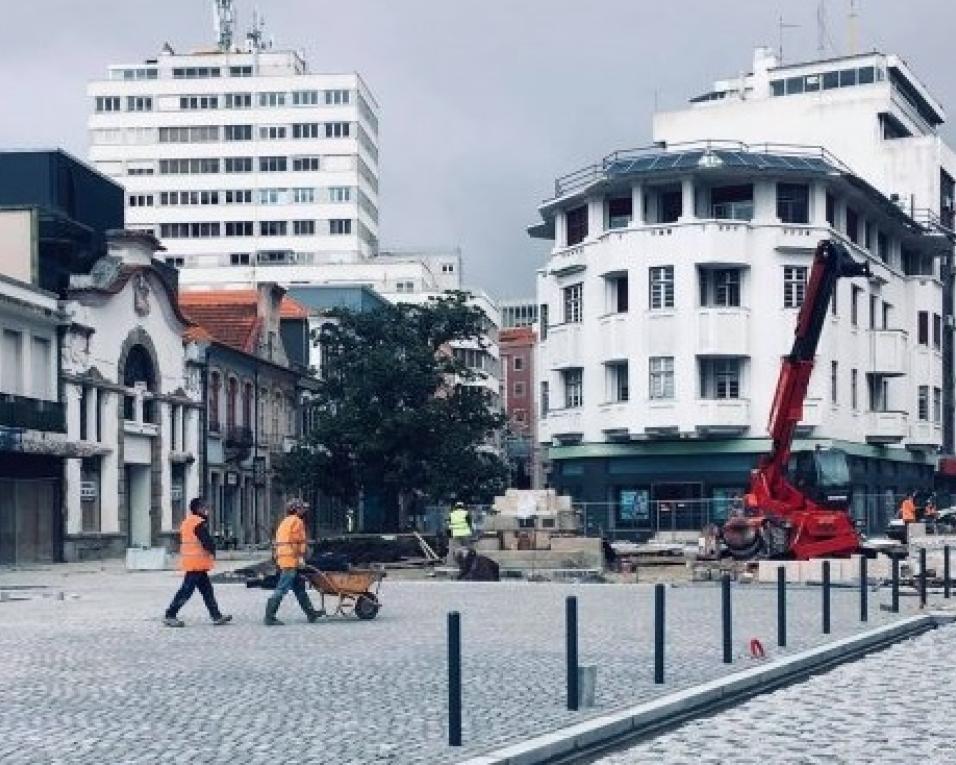 Conhecido novo cronograma da obra da Avenida Lourenço Peixinho. Obra com três meses de atraso.
