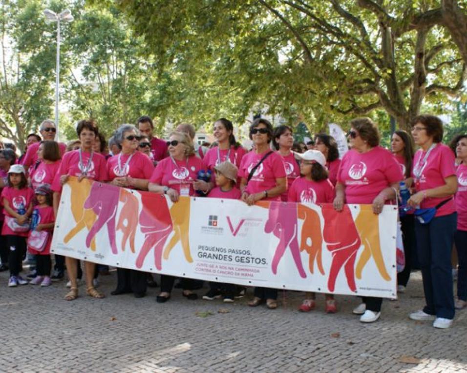 Milhares de pessoas caminham contra o cancro da mama em 7 cidades da região centro.