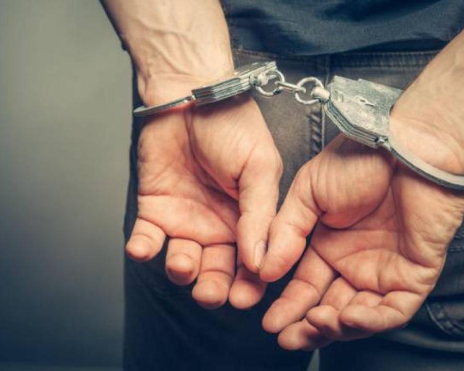 Três jovens identificados por roubo.
