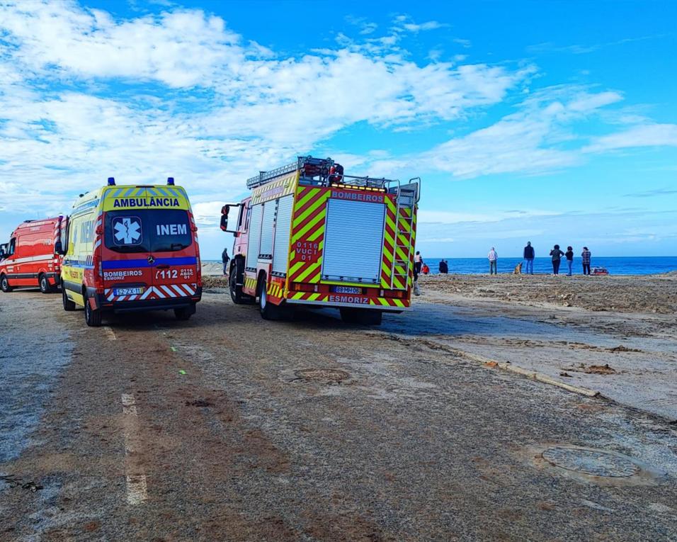 Homem de 70 anos morre ao cair no esporão da praia de Esmoriz.