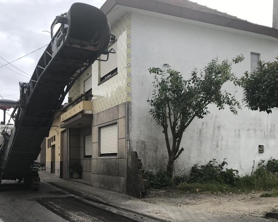 Câmara de Oliveira do Bairro investe em obras em estradas locais.