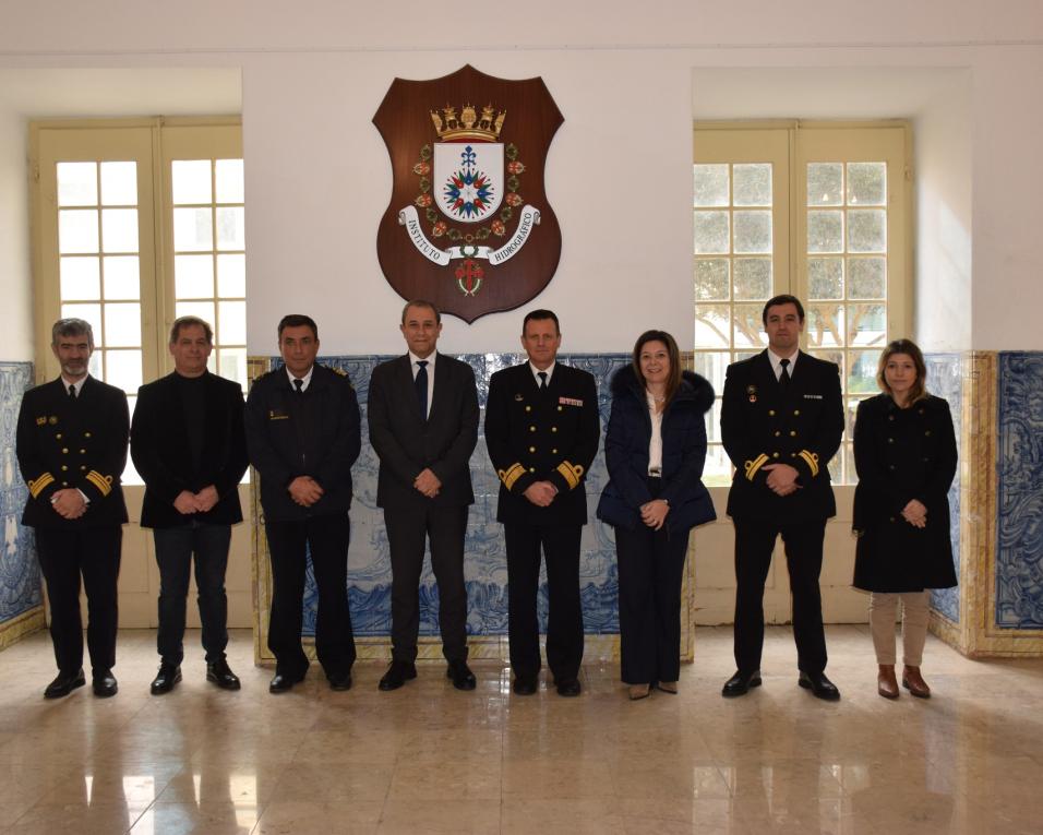 Porto de Aveiro e Instituto Hidrográfico assinam acordo de parceria.