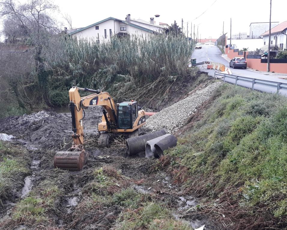 Começou a obra de requalificação de passagem hidráulica entre Ílhavo e Aveiro.