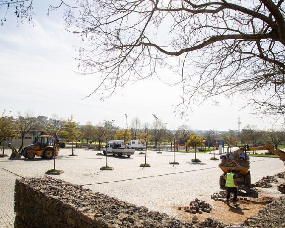 Nova etapa nas obras no Parque do Antuã. Fica interdito o parque de estacionamento junto ao Multiusos.