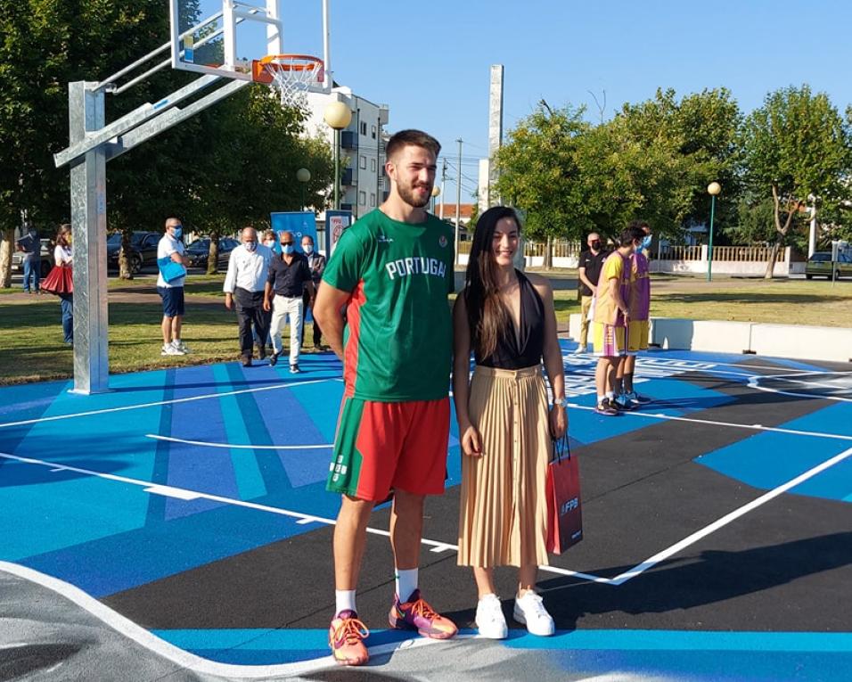 Basquetebol: Joana Soeiro e Francisco Amarante inspiram jovens na Gafanha da Nazaré. Basquetebol: Joana Soeiro e Francisco Amarante inspiram jovens na Gafanha da Nazaré.