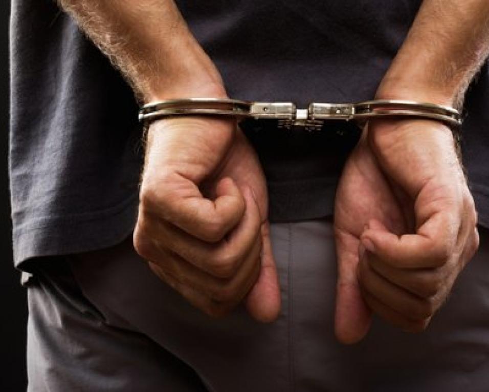 GNR: Homem detido por violência doméstica e posse ilegal de arma.