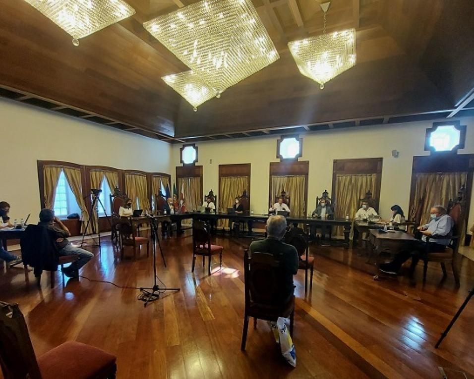 Última reunião do Executivo Municipal de Aveiro foi esta tarde. No 'adeus' despediram-se todos com cordialidade.