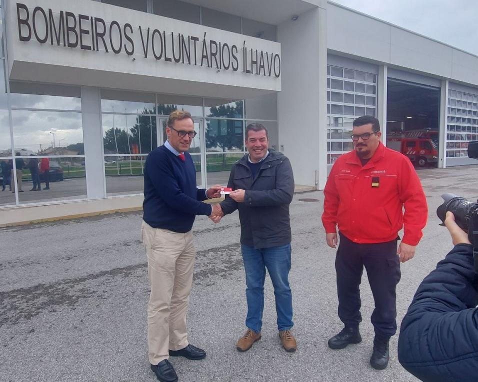 Câmara de Ílhavo distingue Bombeiros locais com 'cartão de benefícios'.