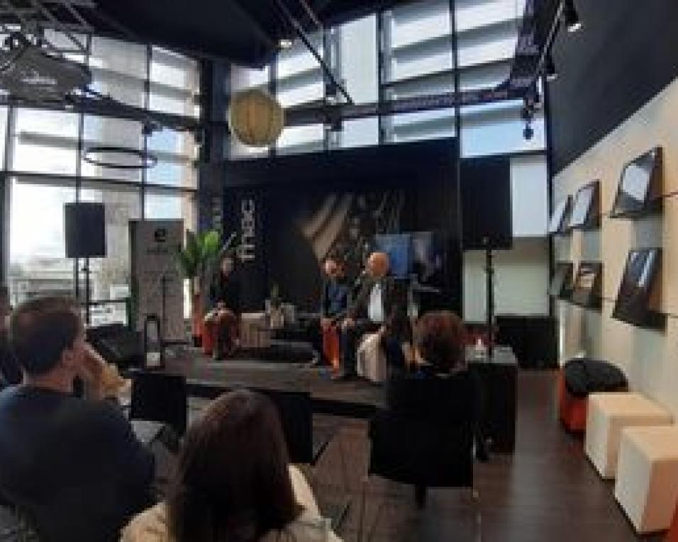 Aveiro: FNAC recebe 'EscritAfricando ao Vivo'.