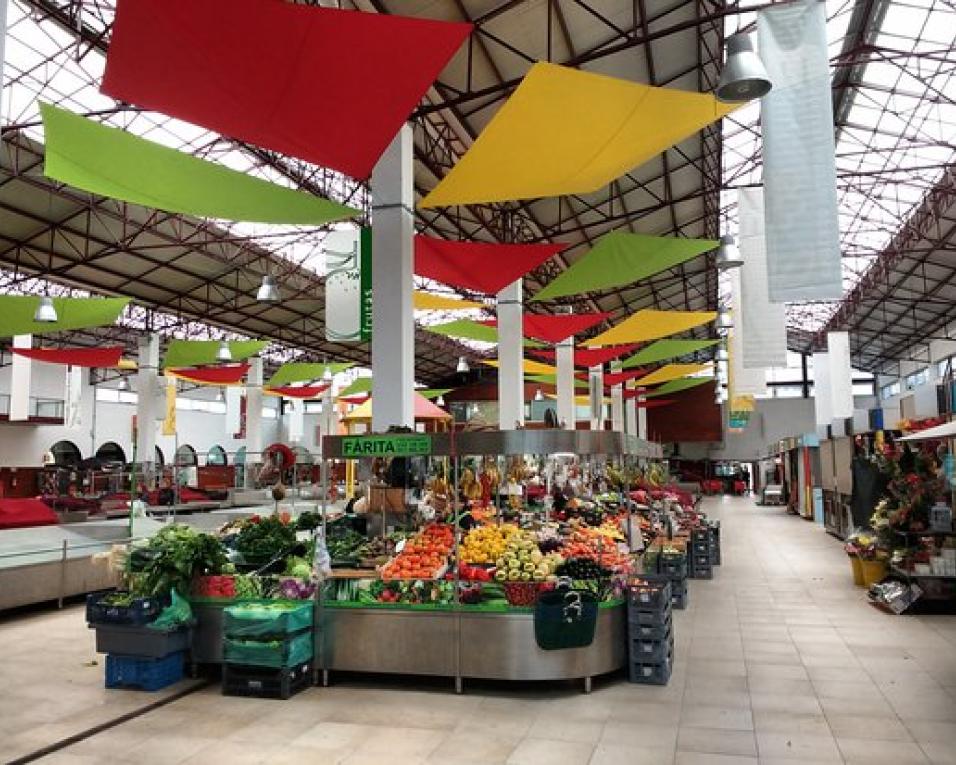 COVID-19 (Aveiro): Mercados municipais com novos horários e entregas ao domicílio.