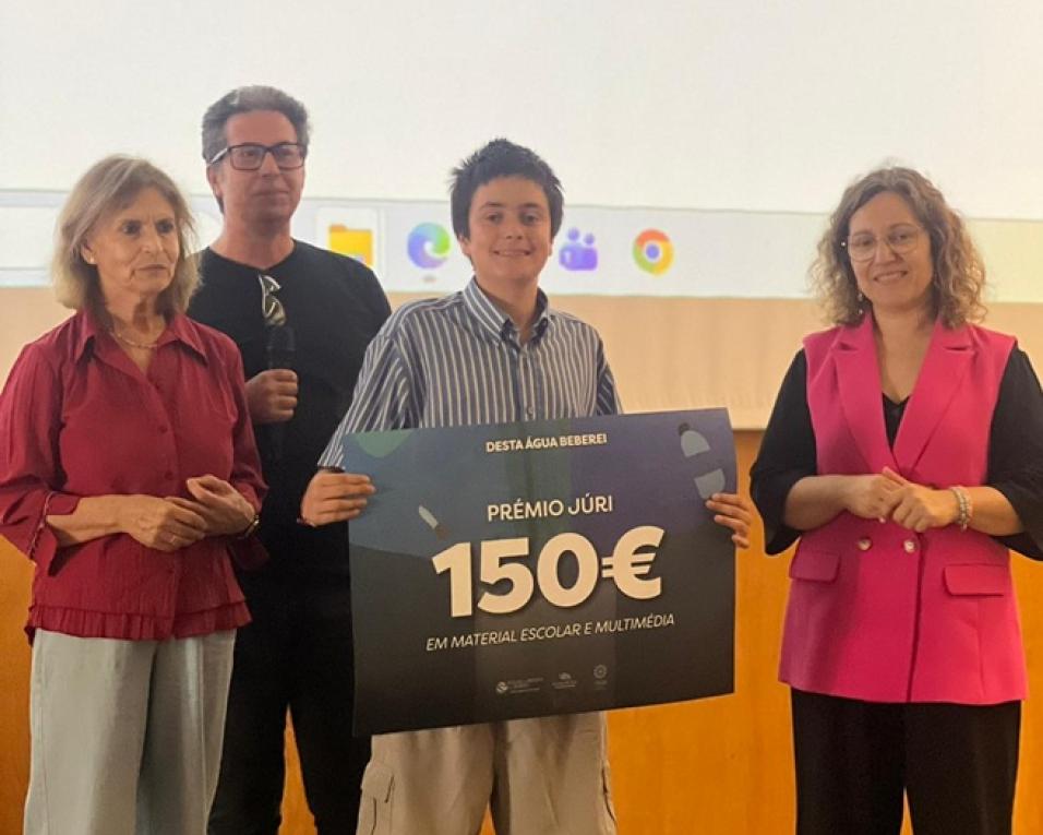 Escola Secundária Dr. José Macedo Fragateiro e ADRA entregam prémios de curtas-metragens.
