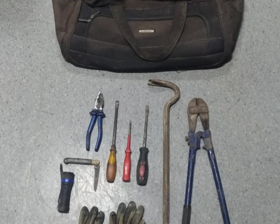 GNR: Detido em flagrante por furto de metais não preciosos.