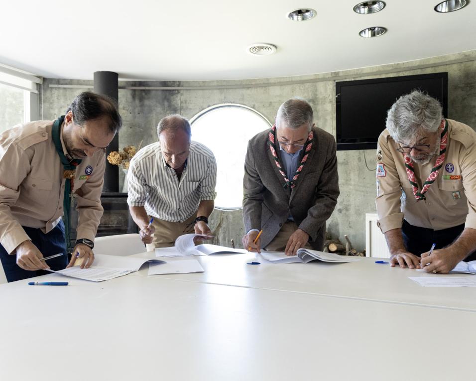 World Scout Moot e ACAREG protocolados em Ovar. Encontro mundial reúne mais de 10 mil escuteiros em Cortegaça em 2025.