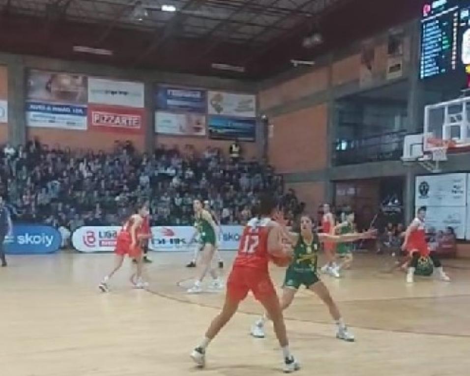 Basquetebol: Esgueira continua invencível e na liderança da Liga Feminina.