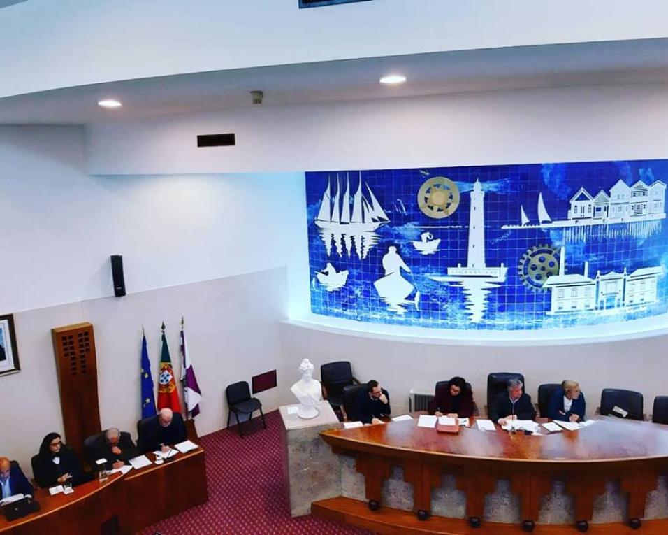 Ílhavo: PS e PSD pedem contas sobre retirada de amianto de edifícios públicos.