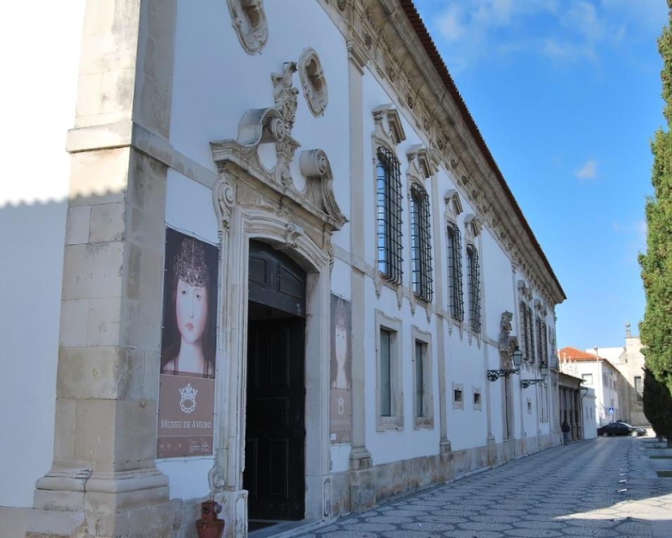 Assinatura do auto de efetivação da transferência de competência do Museu de Aveiro para a Câmara de Aveiro marcada para esta manhã.