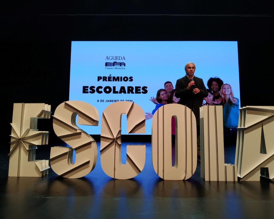 Câmara de Águeda entrega prémios de mérito escolar a 19 alunos do Concelho.