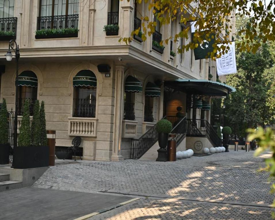 Oli equipa hotel de luxo no paquistão