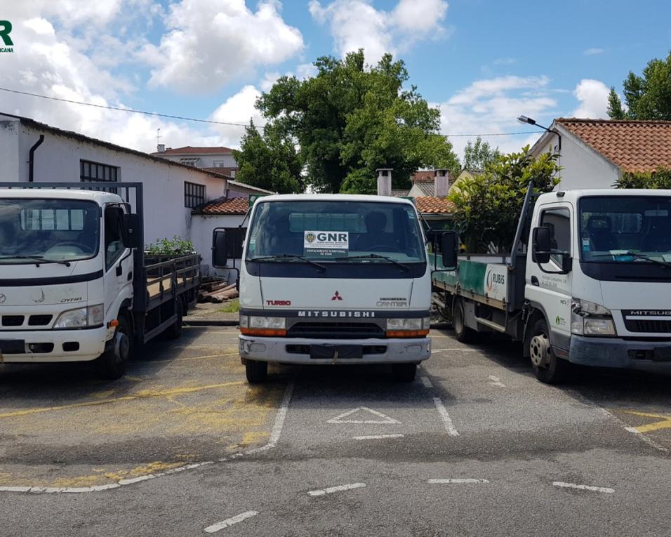 GNR - Esmoriz: Recuperadas três viaturas de transporte de mercadorias.