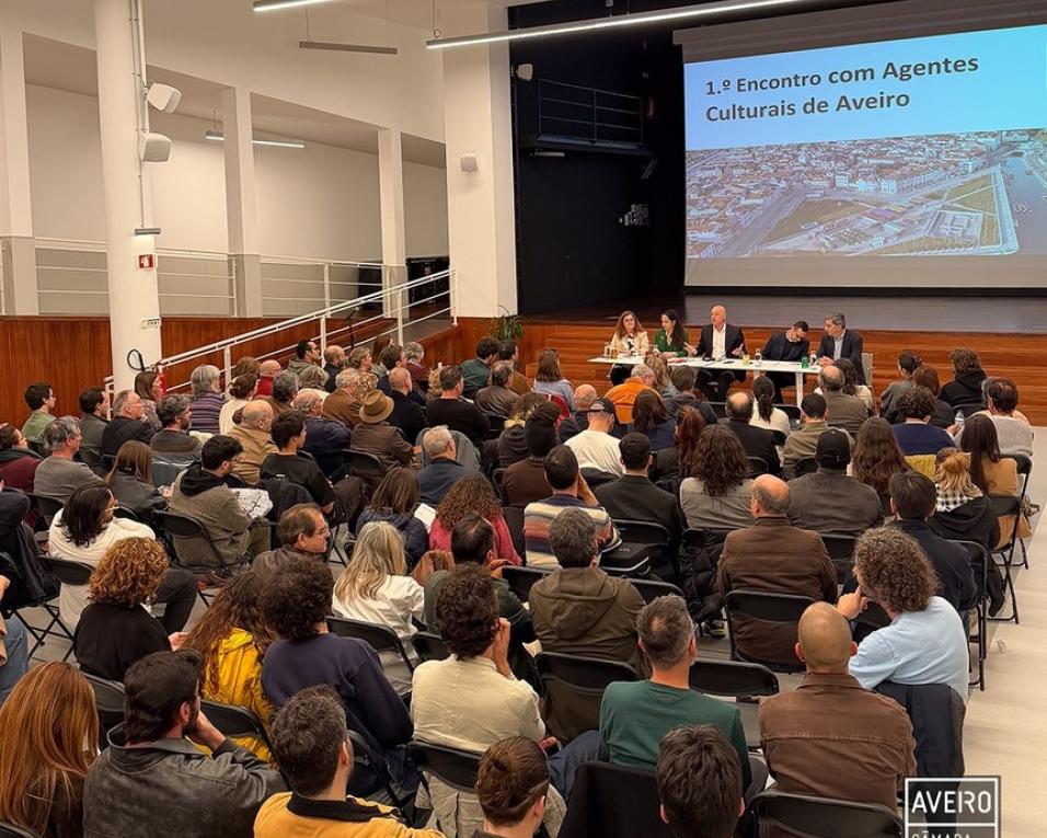 aveiro promove encontro com agentes culturais