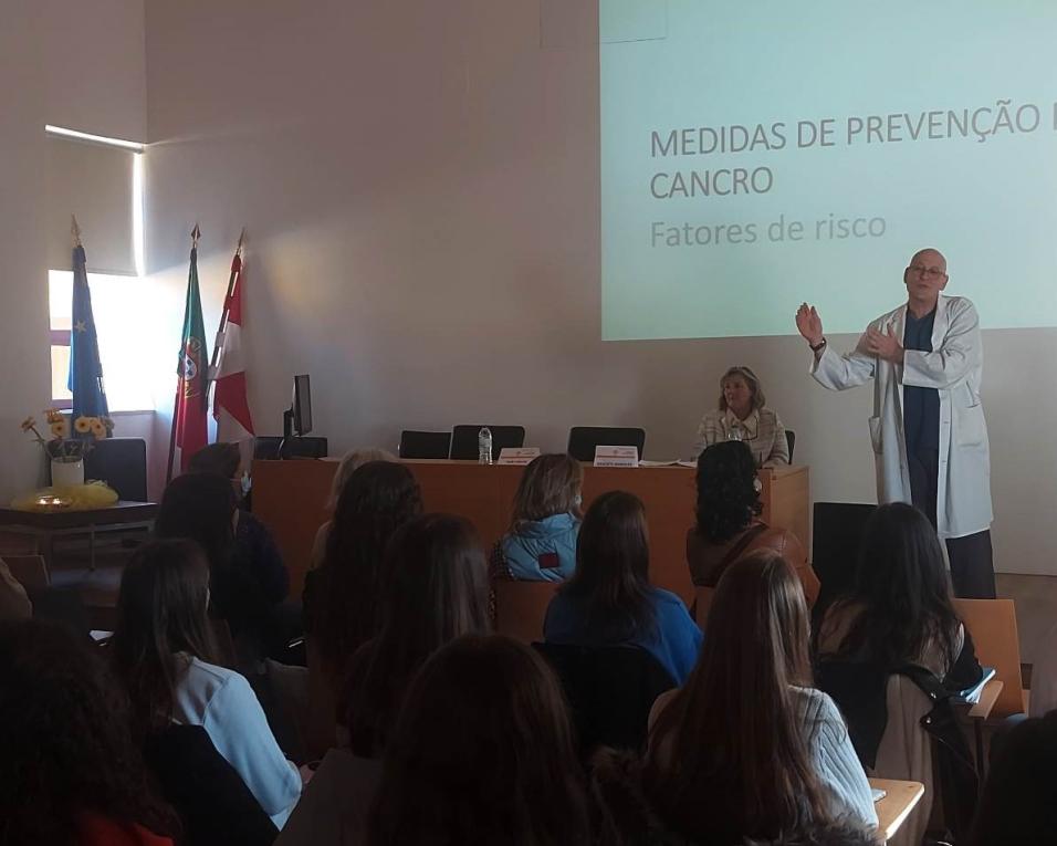 Diretor do Serviço de Oncologia no Centro Hospitalar do Baixo Vouga assegura melhorias no serviço.