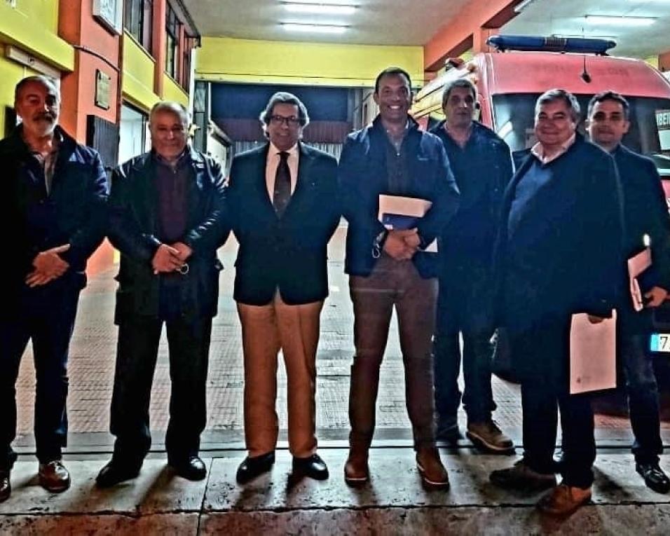 Representantes do 'Chega' estiveram reunidos com os Bombeiros Novos de Aveiro. Representantes do 'Chega' estiveram reunidos com os Bombeiros Novos de Aveiro.