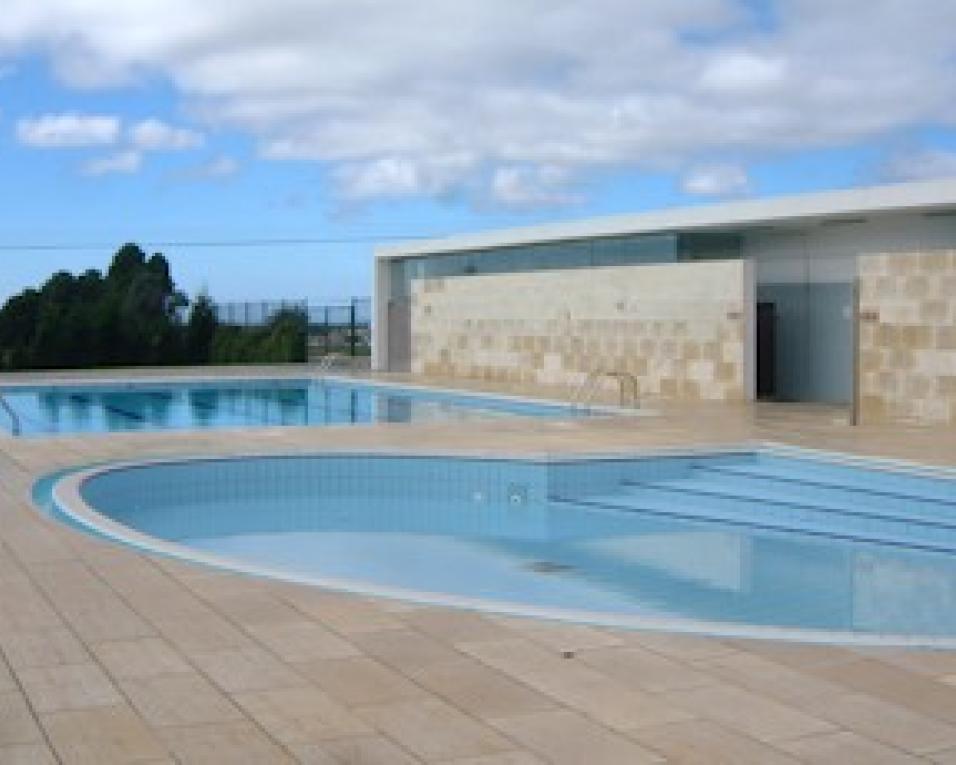 Piscina Municipal de Vale de Ílhavo continua encerrada neste Verão.