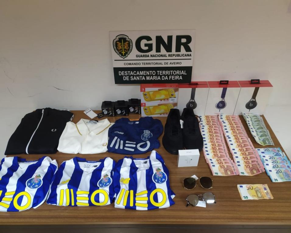 GNR: Quatro ladrões apanhados após assalto.