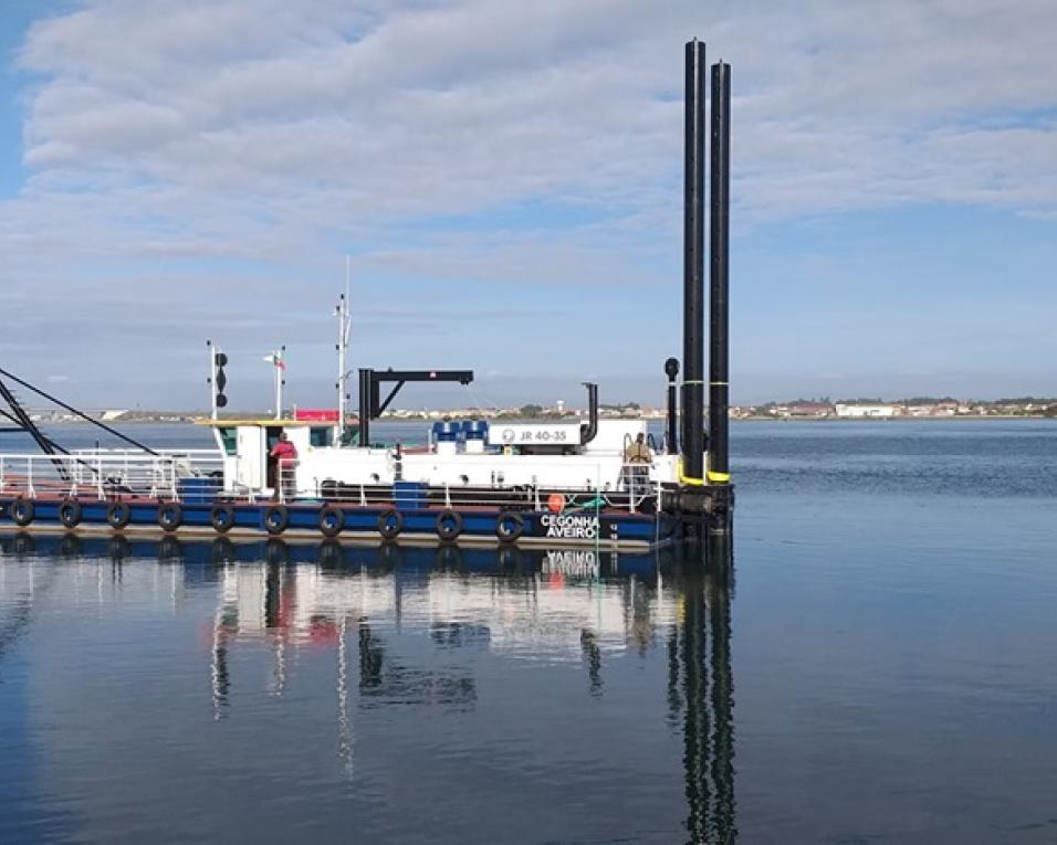 Prossegue o Desassoreamento da Ria de Aveiro.