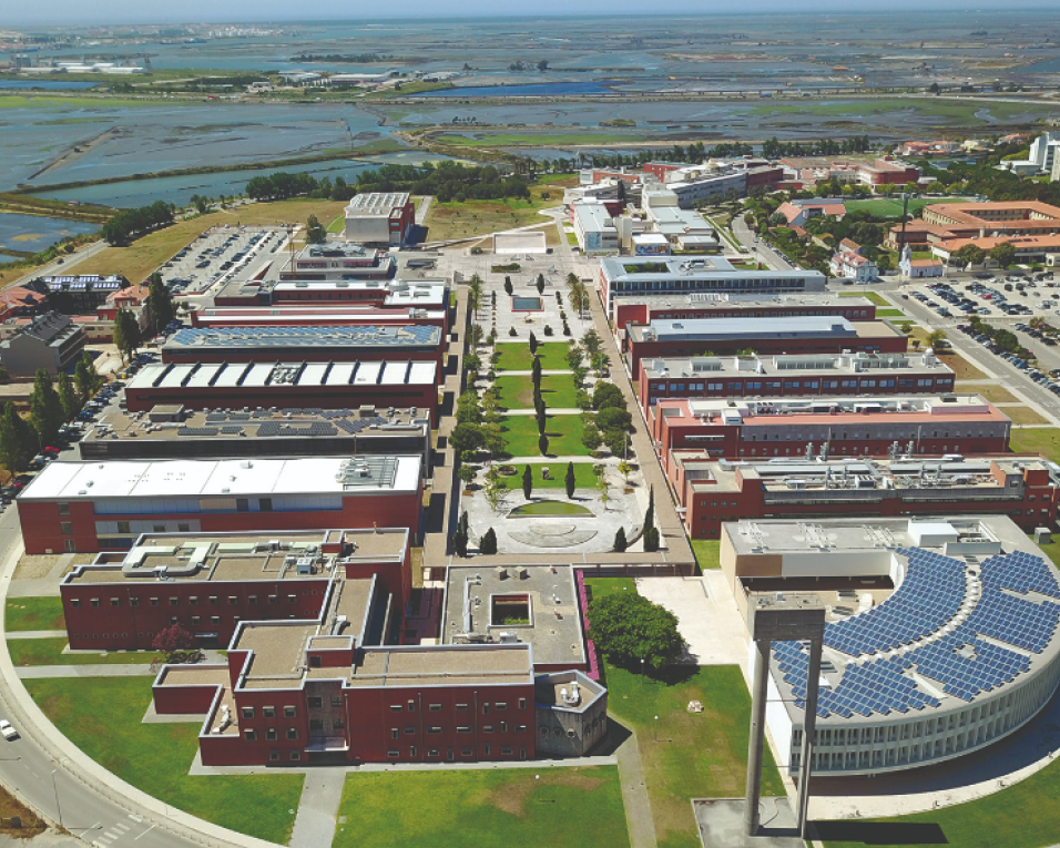 UA entrega material de proteção contra o Covid-19 ao Hospital de Aveiro.