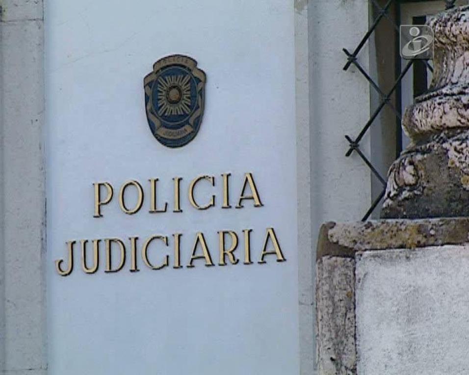 PJ deteve homem por crimes relacionados com armas de fogo.