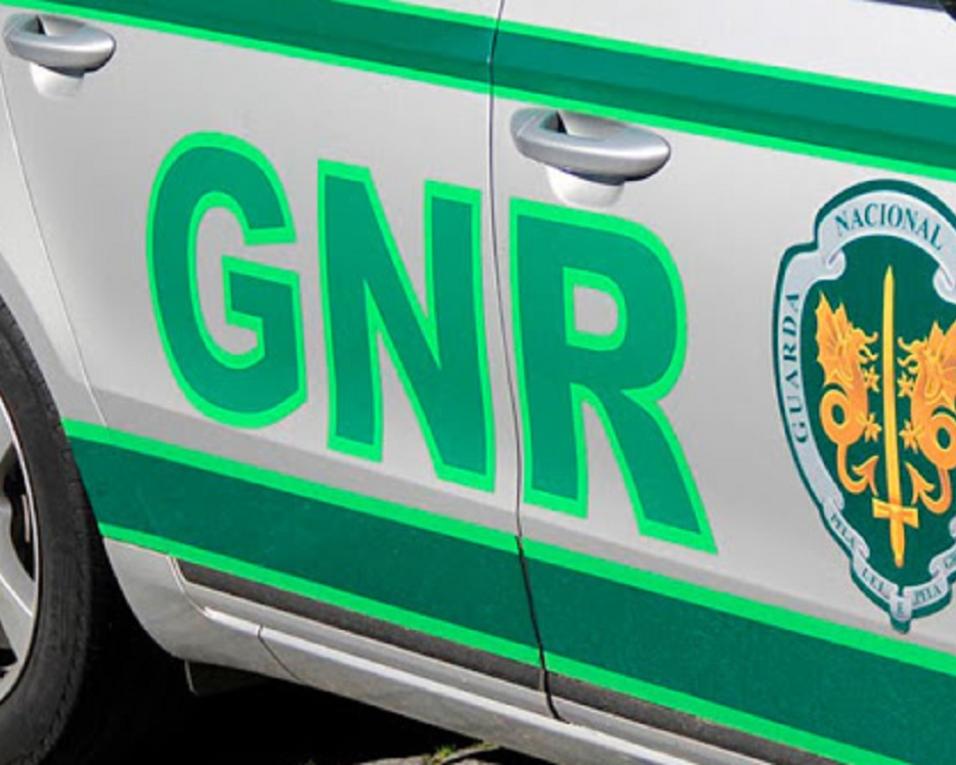 GNR: Assaltantes em fuga após perseguição com tiros em Castelo de Paiva.