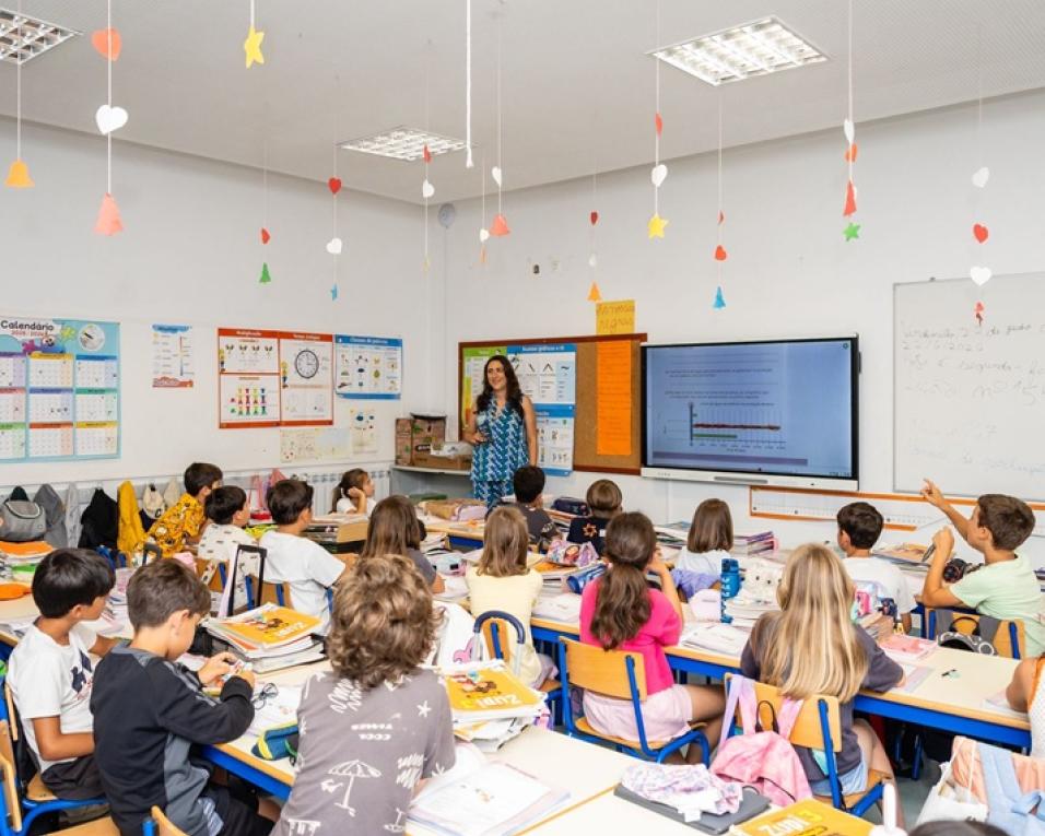 aradas entrega mil kits nas escolas