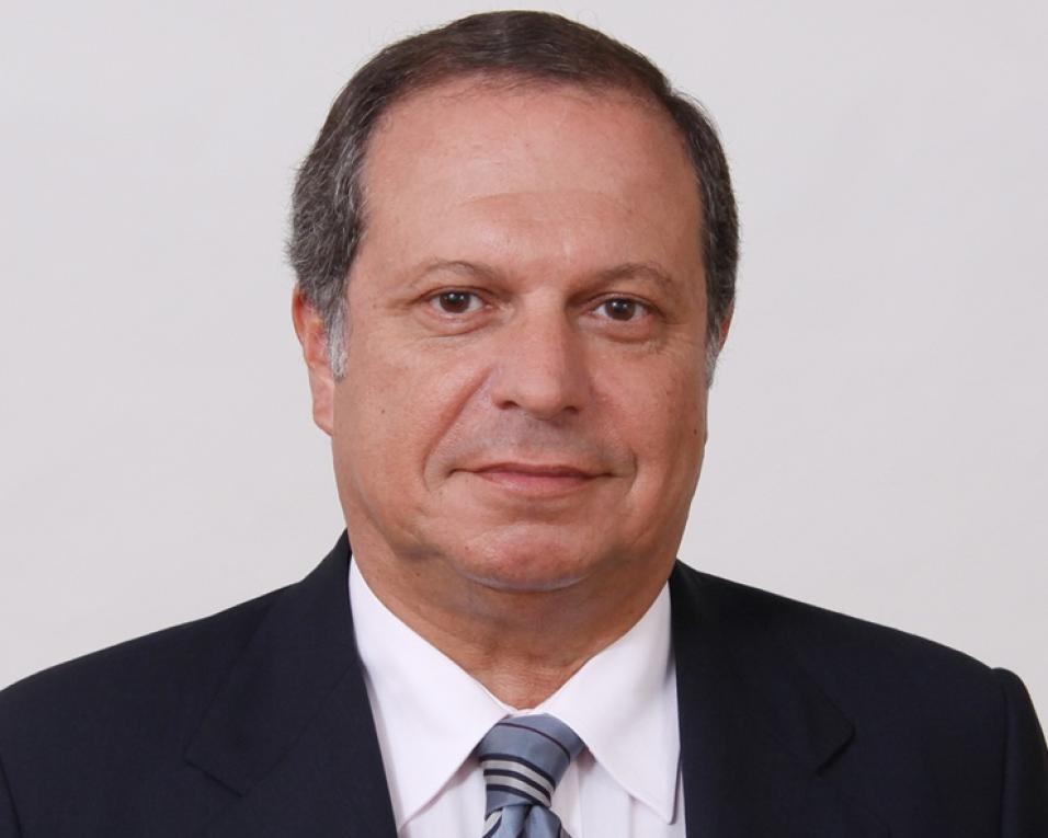 Carlos César analisa Orçamento de Estado em plenário distrital do PS.