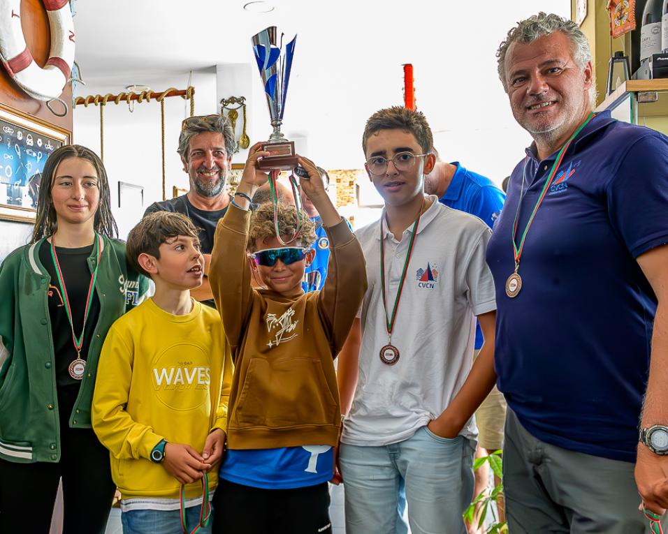 Equipa Optimist do CVCN alcança pódio em prova Team Racing