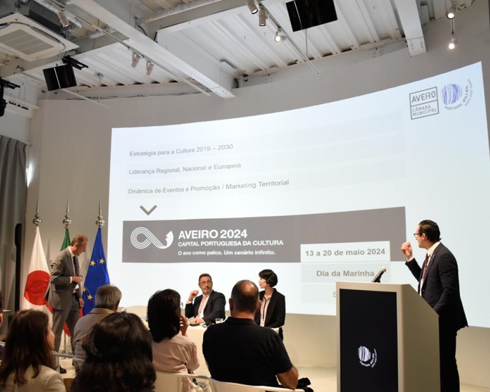 aveiro apresenta livro sobre a sagres na expo osaka