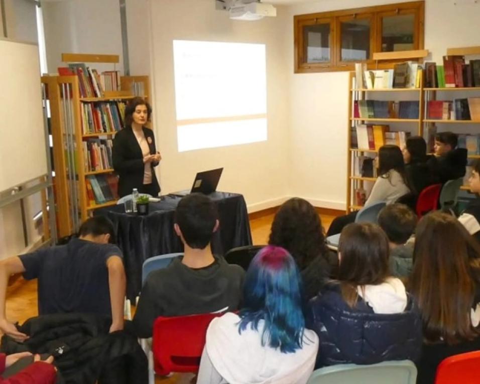 parlamento dos jovens debate literacia financeira
