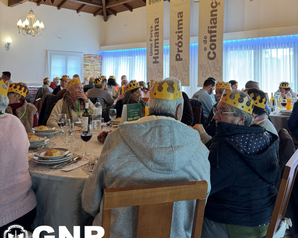 GNR e o Pingo Doce promovem almoço de Natal para 100 idosos em Aveiro.