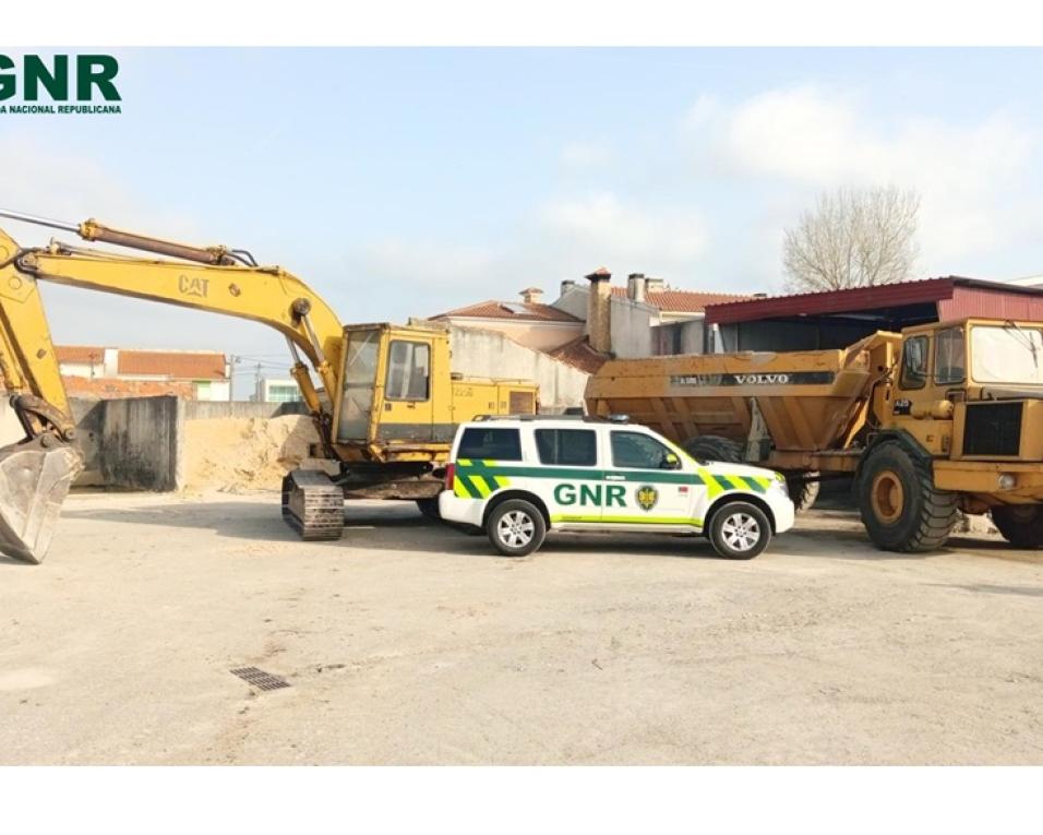 gnr trava exploracao ilegal de inertes