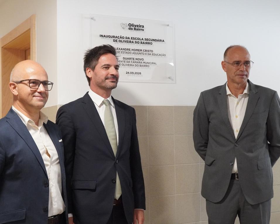 Secretário de Estado Adjunto e da Educação inaugura obra na escola de Oliveira do Bairro