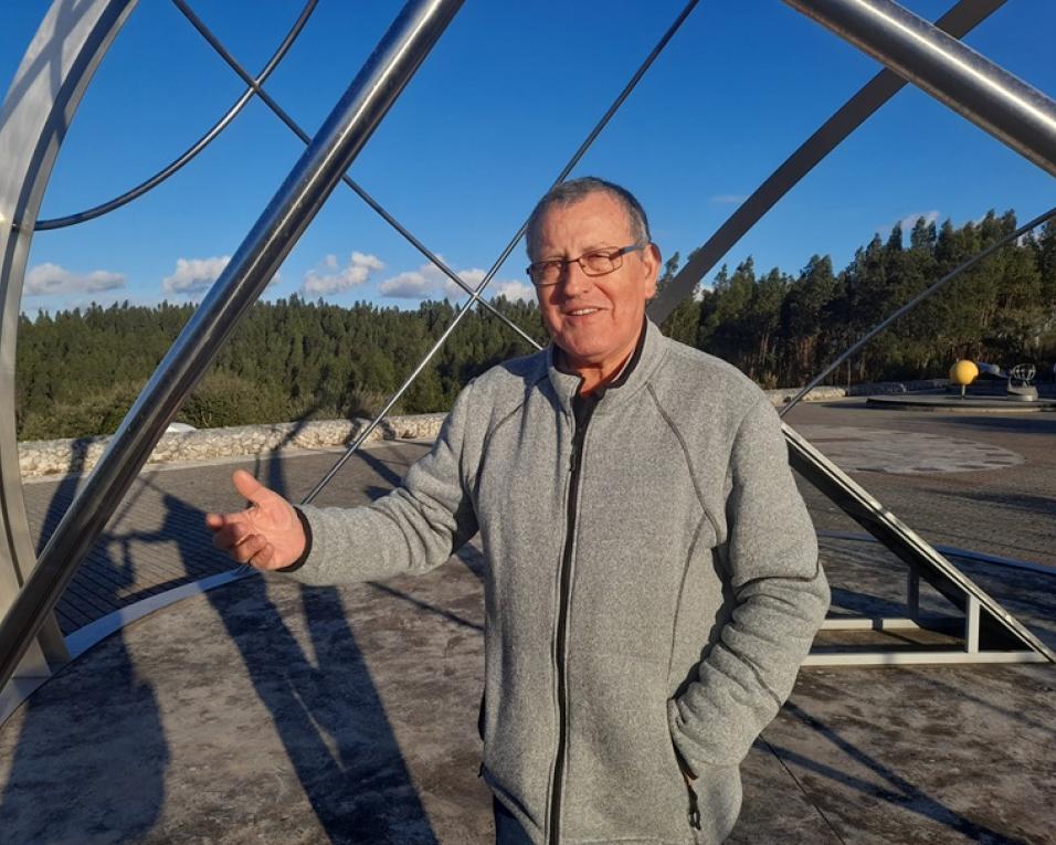 Máximo Ferreira apresenta a obra “O Céu é o Máximo!”
